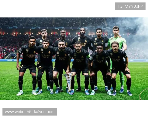 皇马训练罗德里戈连过三人引队友欢呼