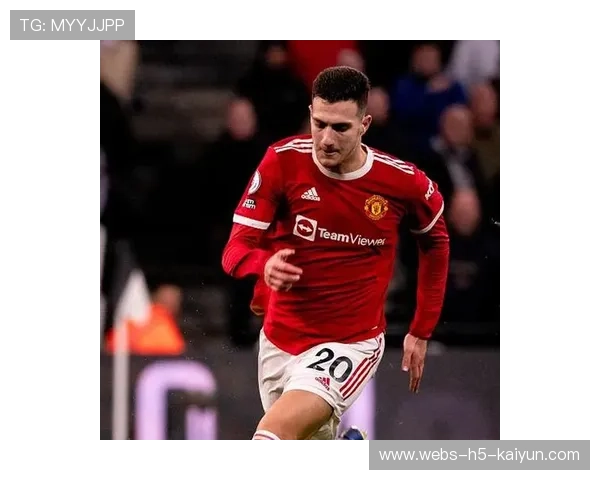 曼联中路渗透受阻，组织空间受限